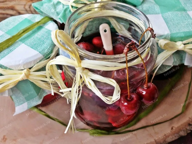 Маринованная черешня на зиму — пряная закуска к мясу