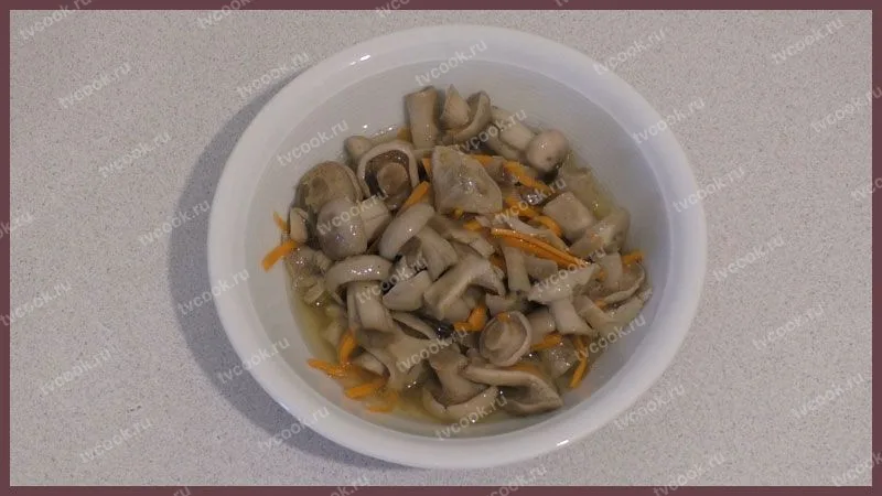 Грибы по-корейски — острая закуска с морковью
