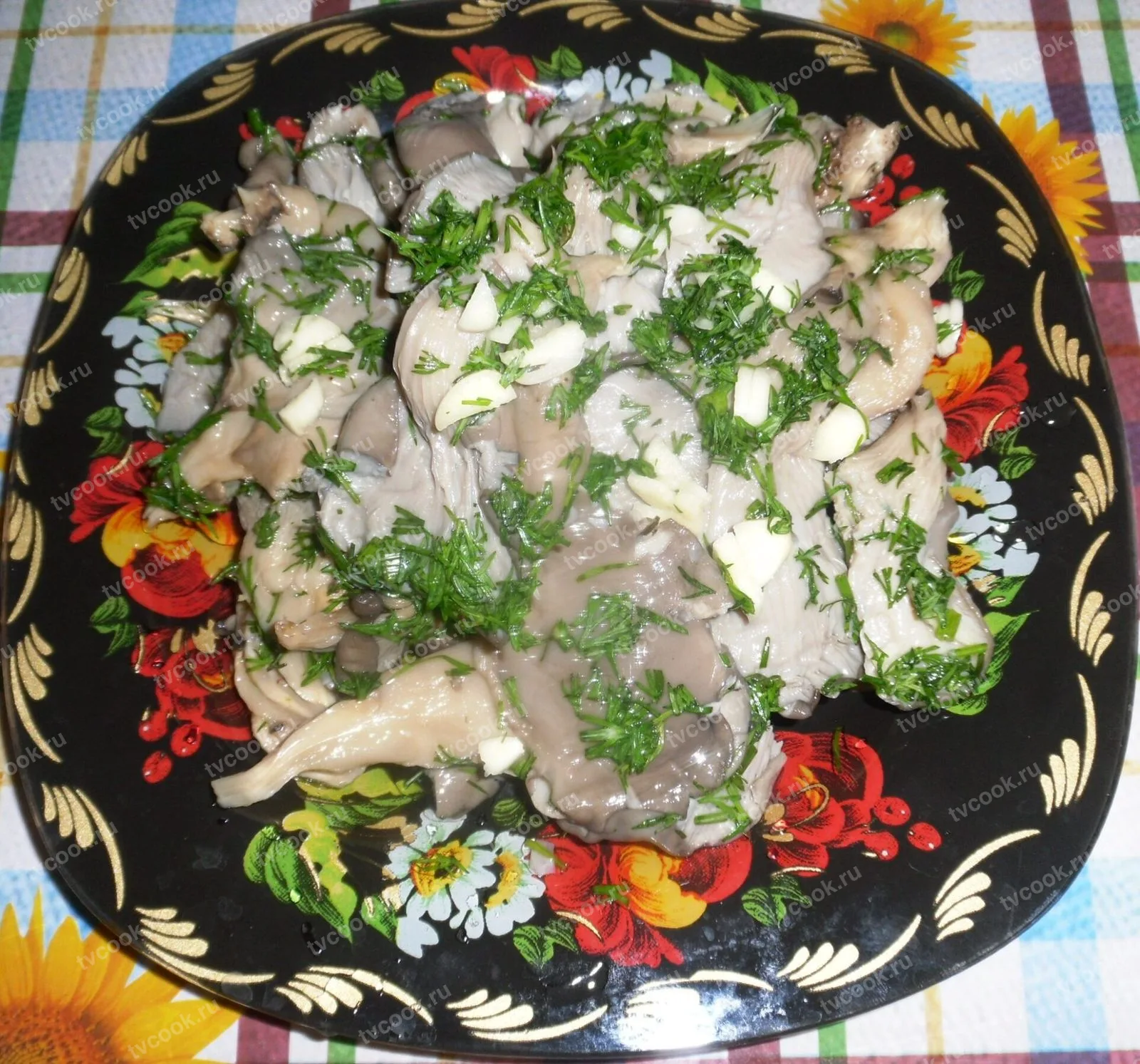 Солёные вёшенки на зиму — с чесноком и укропом