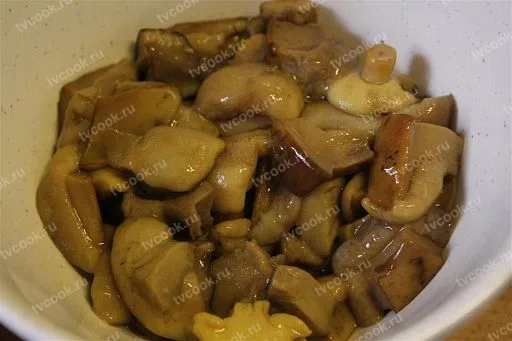Маринованные маслята на зиму — с очисткой кожицы