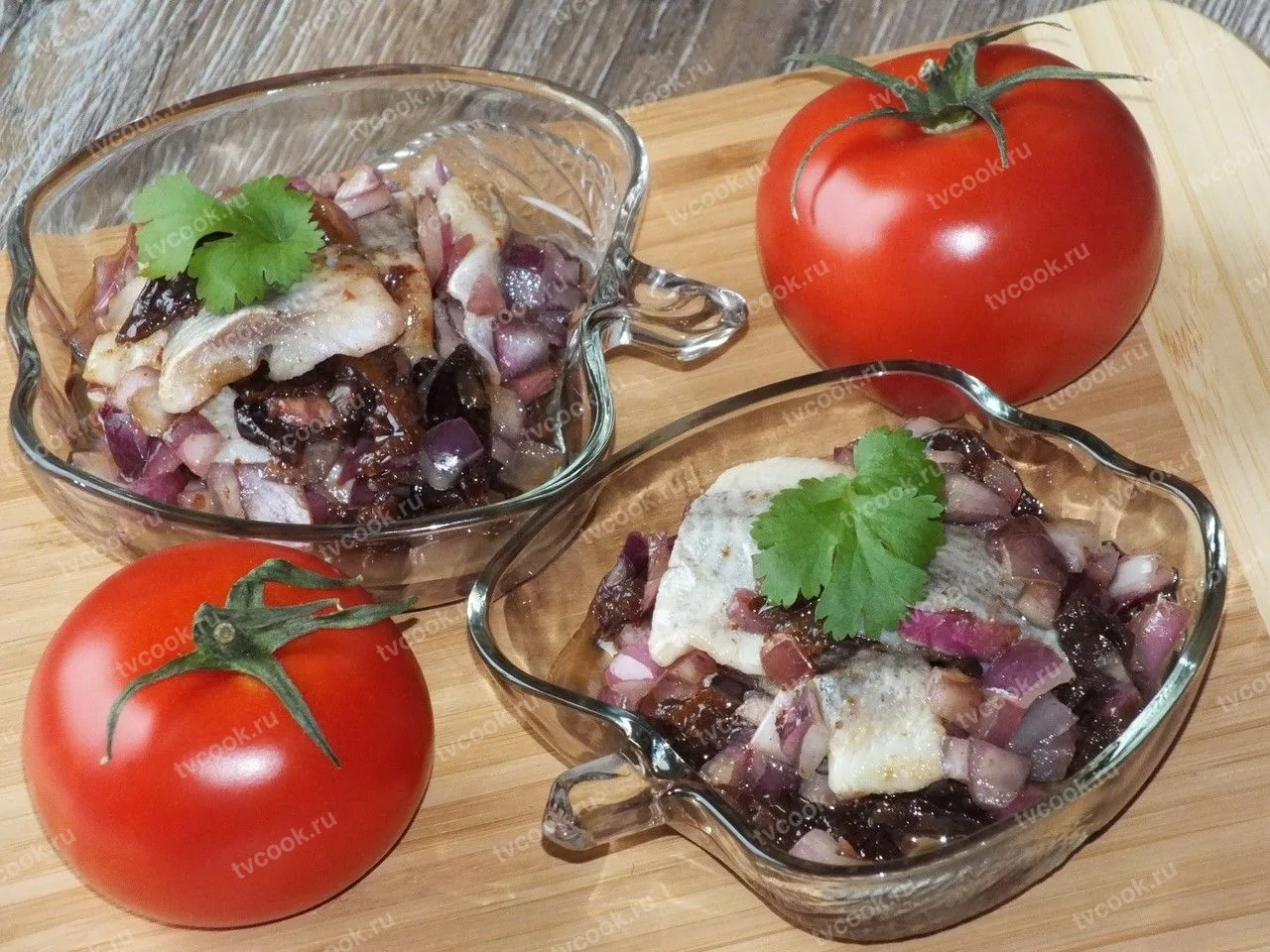 Сельдь с черносливом