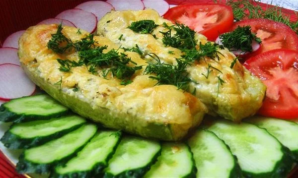 Фаршированные кабачки с овощами в аэрогриле