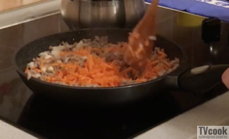 Классическая лазанья с фаршем и соусом бешамель жарим фарш лазанья