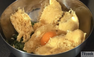 Драники из картофеля вбить яйцо соль