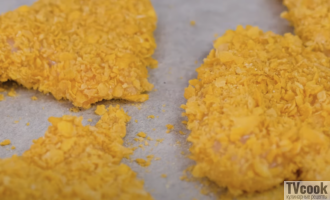 Куриные наггетсы в панировке из кукурузных хлопьев в духовке Куриные наггетсы в панировке из кукурузных хлопьев в духовке