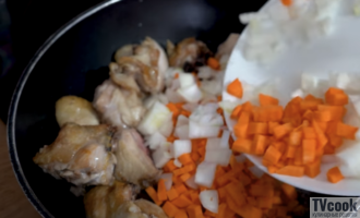 Плов из курицы на сковороде Плов из курицы на сковороде