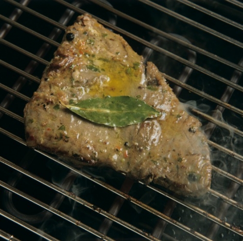Маринованный тунец с травами Маринованный тунец с травами