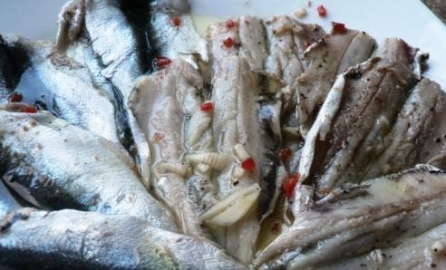 Маринованные анчоусы