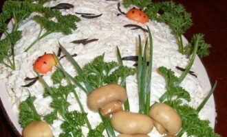 Салат 'Белая берёза' – пошаговый рецепт Салат 'Белая берёза' – пошаговый рецепт