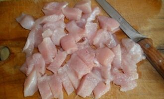 Суп Тори Удон: Традиционный японский рецепт с курицей Суп Тори Удон: Традиционный японский рецепт с курицей