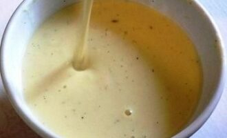 Салат «Неженка» с курицей, шампиньонами и фруктами Салат «Неженка» с курицей, шампиньонами и фруктами