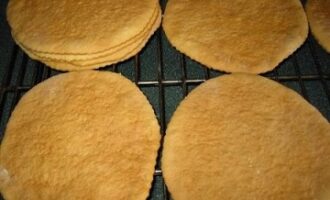 Рецепт торта «Медовик» с пошаговой инструкцией Рецепт торта «Медовик» с пошаговой инструкцией