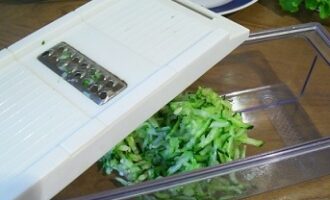 Греческий соус дзадзики для курицы: пошаговый рецепт Греческий соус дзадзики для курицы: пошаговый рецепт