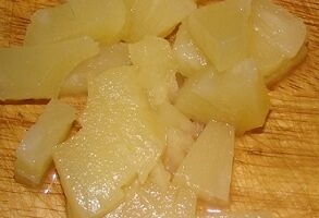 Рецепт гавайской пиццы с курицей и ананасами Рецепт гавайской пиццы с курицей и ананасами