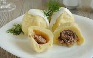 Картофельные клёцки с мясом Картофельные клёцки с мясом