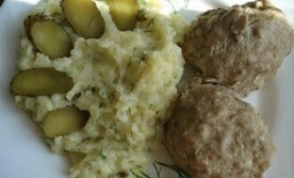 Мясные котлеты на пару с тёртым картофелем — диетические, для стола №5