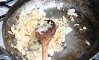 Флол — армянский суп с говядиной, шпинатом и тестяными шариками Флол — армянский суп с говядиной, шпинатом и тестяными шариками