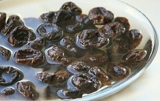 Пирог с черносливом Пирог с черносливом
