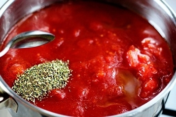 Курица под томатным соусом Курица под томатным соусом
