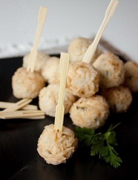 Шарики из курицы в рисе Шарики из курицы в рисе