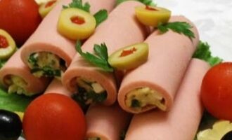 Пикантные рулетики из колбасы Пикантные рулетики из колбасы