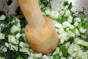 Ботвинья: Харктерное русское холодное блюдо Ботвинья: Харктерное русское холодное блюдо