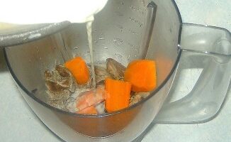 Печёночный суп-пюре с куриной печенью и морковью Печёночный суп-пюре с куриной печенью и морковью