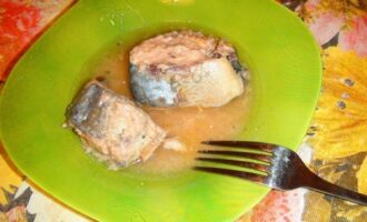 Слоёный закусочный пирог из 4 коржей с рыбой, яйцом и сыром Слоёный закусочный пирог из 4 коржей с рыбой, яйцом и сыром