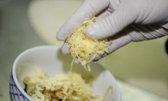 Гёзлеме со шпинатом и сыром — турецкие лепёшки на сухой сковороде Гёзлеме со шпинатом и сыром — турецкие лепёшки на сухой сковороде