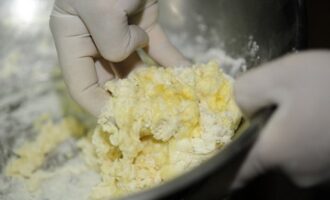 Гёзлеме со шпинатом и сыром — турецкие лепёшки на сухой сковороде Гёзлеме со шпинатом и сыром — турецкие лепёшки на сухой сковороде