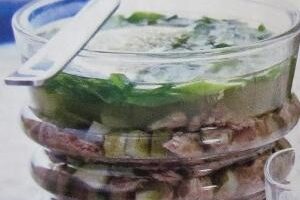 Суп 'Похмелка' на бараньем бульоне с огуречным рассолом Суп 'Похмелка' на бараньем бульоне с огуречным рассолом