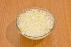 Рецепт салата «Черепаха» с куриным филе и орехами Рецепт салата «Черепаха» с куриным филе и орехами