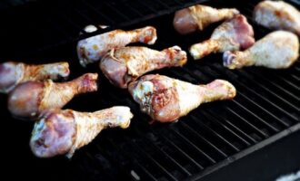 Сладко-острые куриные ножки на гриле Сладко-острые куриные ножки на гриле