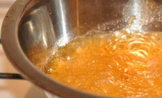 Пикантное фондю «Ассорти» с мясом и рыбой Пикантное фондю «Ассорти» с мясом и рыбой