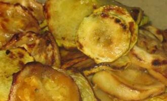 Горячий салат по-рижски: рецепт с кабачками и творожной массой Горячий салат по-рижски: рецепт с кабачками и творожной массой