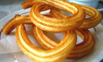 Классические чуррос: пошаговый рецепт с шоколадным соусом Классические чуррос: пошаговый рецепт с шоколадным соусом