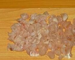 Шаурма с курицей домашняя — в лаваше с чесночным соусом и овощами Шаурма с курицей домашняя — в лаваше с чесночным соусом и овощами