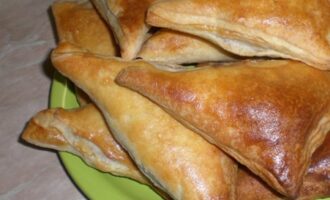 Слойки с вишней Слойки с вишней