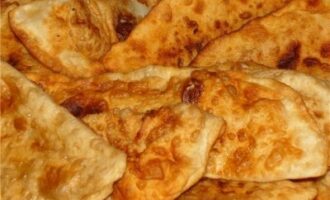 Чебуреки с сыром Чебуреки с сыром