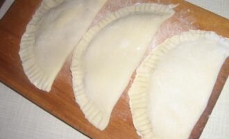 Чебуреки с картошкой Чебуреки с картошкой