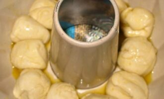 Обезьяний хлеб с сыром и чесноком Обезьяний хлеб с сыром и чесноком