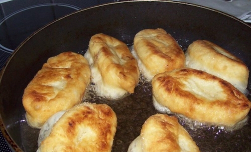 Жареные пирожки картофельные с яйцом «Нежные» Жареные пирожки картофельные с яйцом «Нежные»