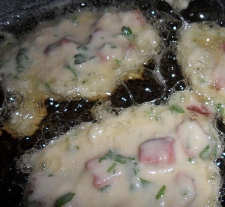 Драники с беконом и зеленью Драники с беконом и зеленью