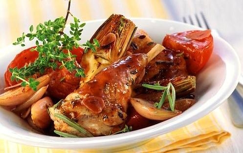 Артишоки, тушенные с помидорами Артишоки, тушенные с помидорами