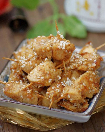 Шашлычки куриные в кунжуте Шашлычки куриные в кунжуте