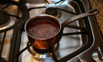 Каре ягнёнка в грецких орехах с клюквенным соусом Каре ягнёнка в грецких орехах с клюквенным соусом
