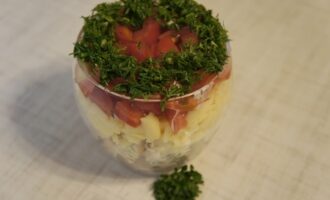 Салат с крекерами и сыром