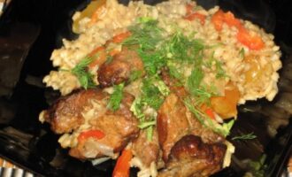 Перловка в горшочках с овощами и свининой Перловка в горшочках с овощами и свининой