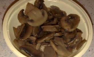 Бефстроганов из Курицы с Грибами и Сметаной Бефстроганов из Курицы с Грибами и Сметаной