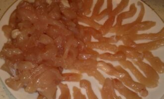 Бефстроганов из Курицы с Грибами и Сметаной Бефстроганов из Курицы с Грибами и Сметаной